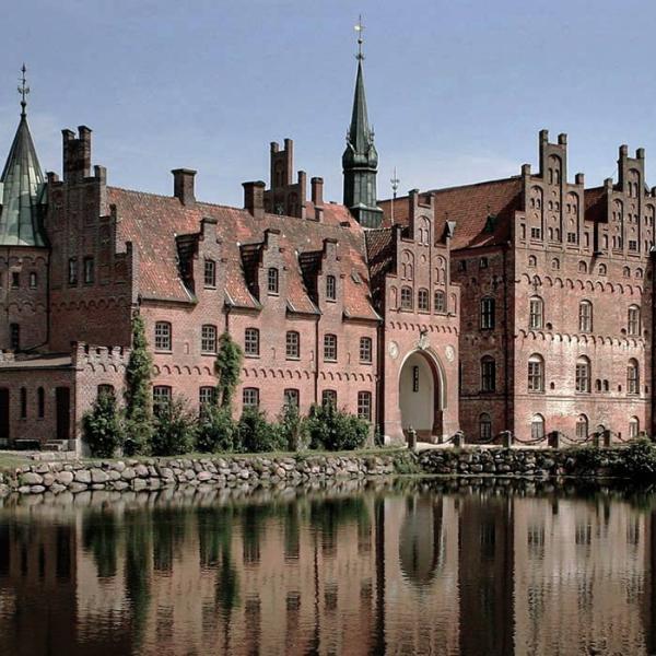 Egeskov Slot Historie Egeskov Slot Historie
