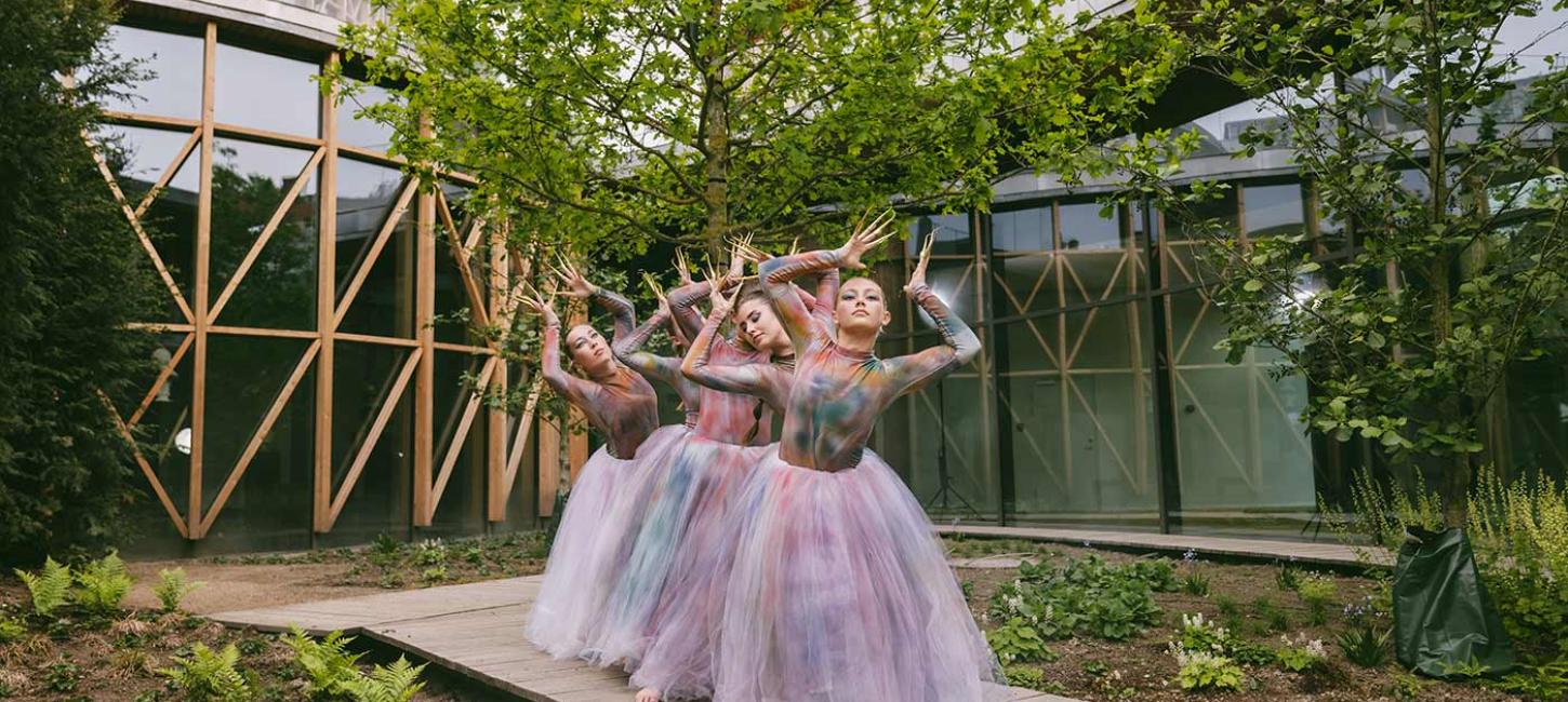 Balletskolen foran H.C. Andersens Hus