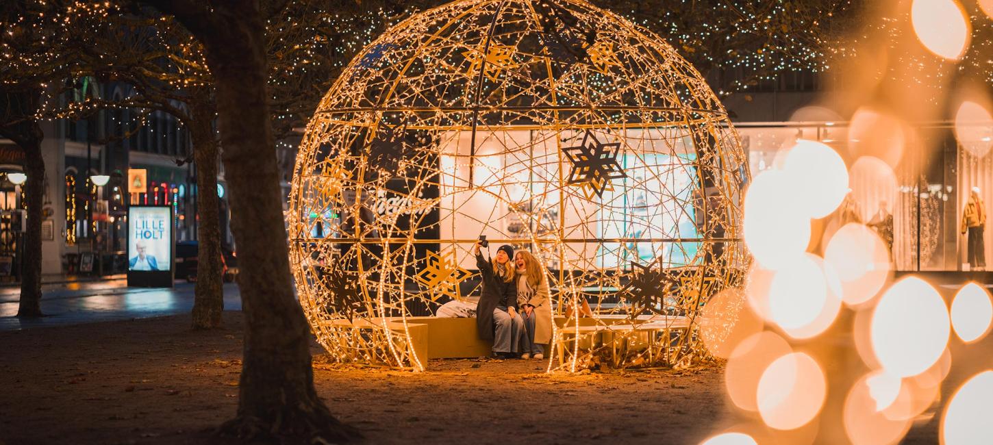 Lyskugleselfie på Platanpladsen