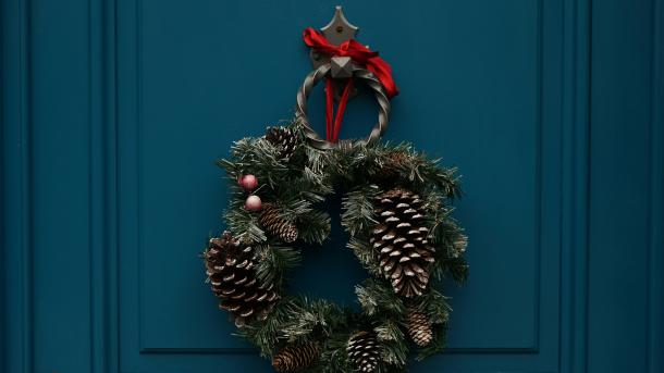 Julekrans på dør