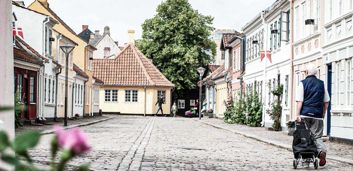 Gående mod H.C. Andersens fødehjem