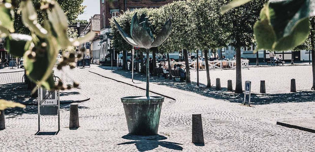 Skulptur Tommelise på Sortebrødre Torv