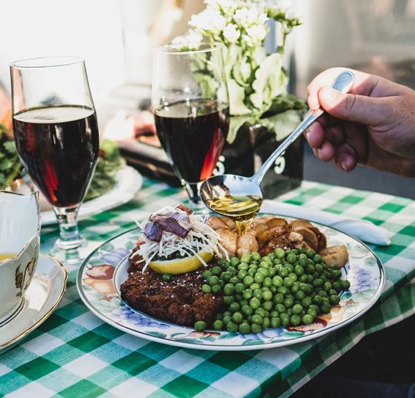Klassisk schnitzet på Restaurant Grønttorvet