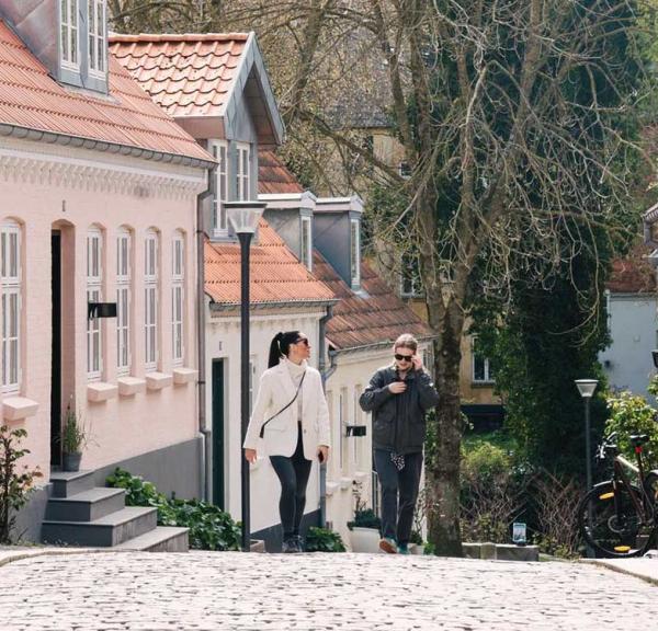 Forår i Påskestræde 01