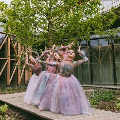 Balletskolen foran H.C. Andersens Hus