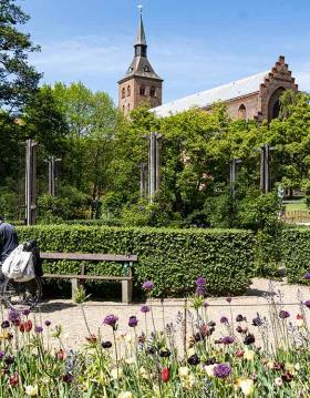 Domkirken set fra Eventyrhaven